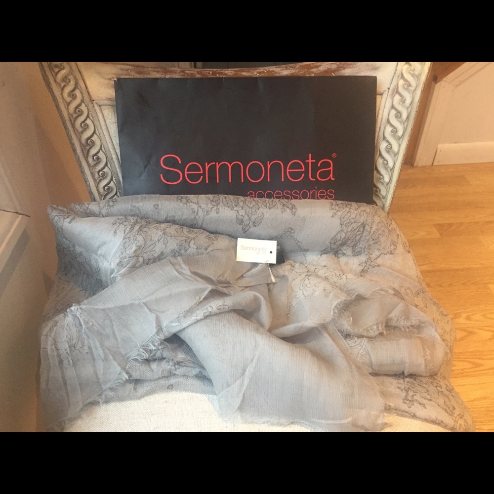 New Sermoneta 100%silk scarf